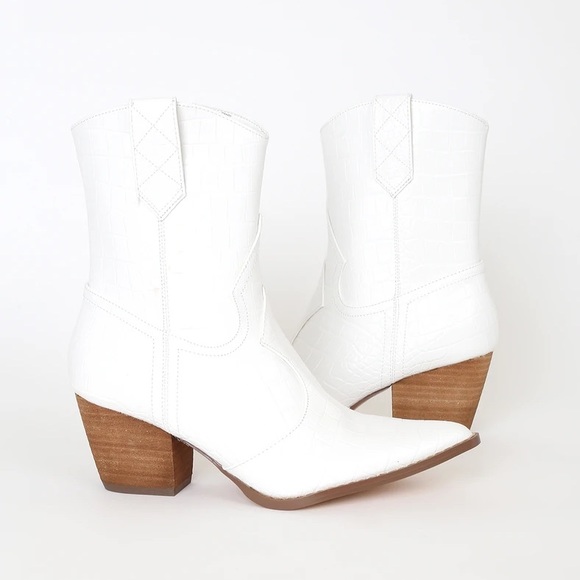 NEW IN BOX Matisse Bambi White Crocodile Embossed Mid-Calf Boots, white, size 9 - Picture 3 of 7